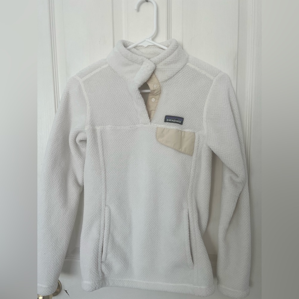 White Patagonia 3.4” inch Sleeve Pullover Sweater